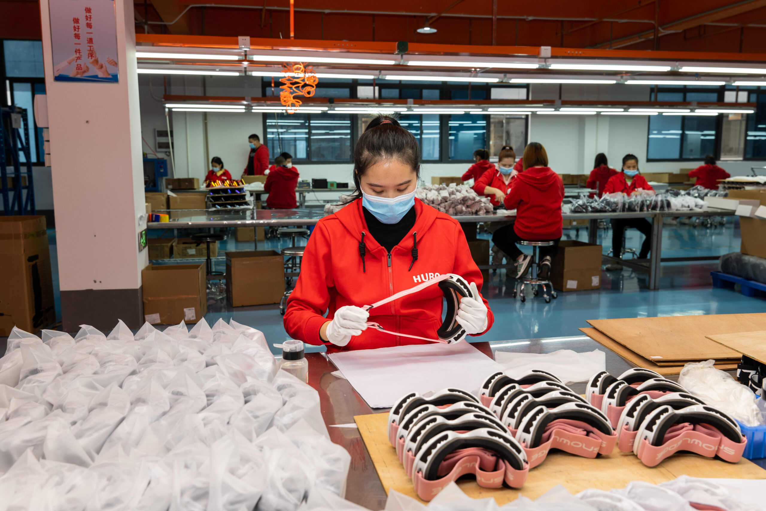Assembling lenses frames and straps